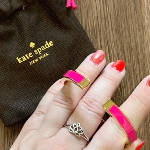 KATE SPADE TICKLED PINK HINGED BANGLE BRACELET - Picture 4 of 6